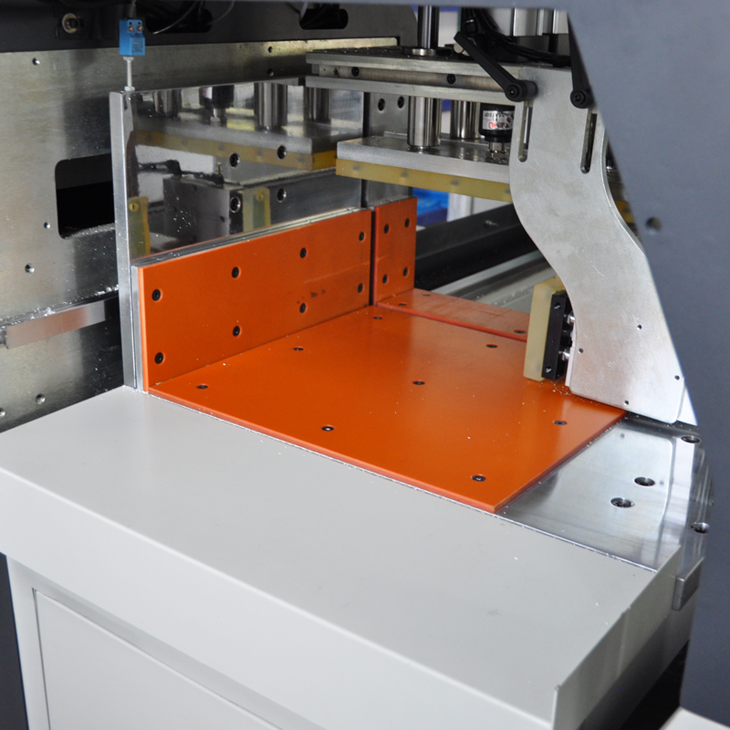 數控切鋁機細節圖 數控切鋁機細節圖