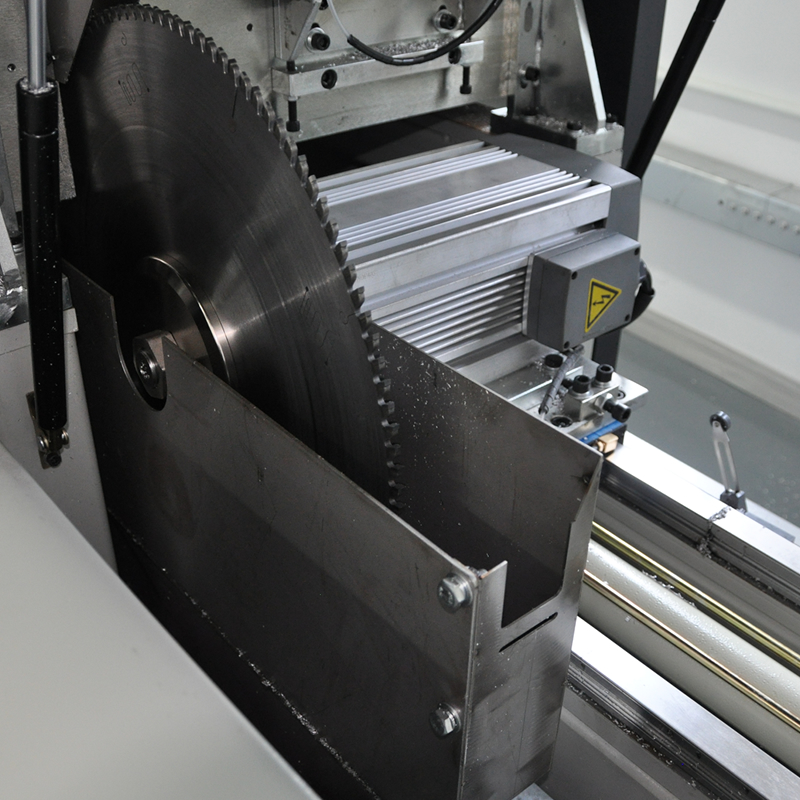 全自動(dòng)切鋁機(jī)