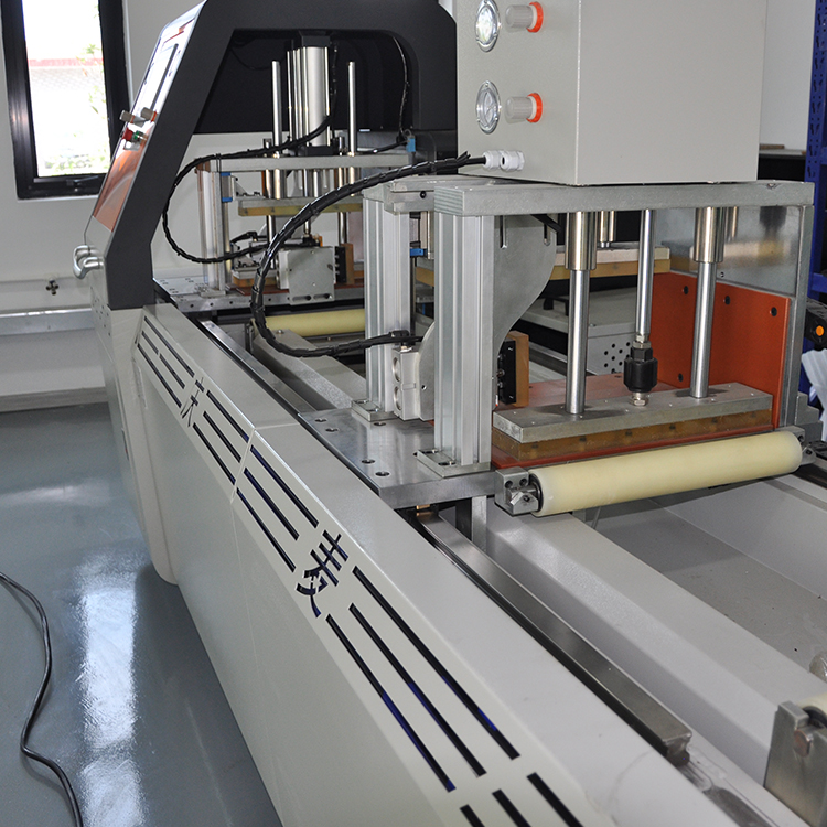 鋁蜂窩板切割機(jī) 鋁蜂窩板切割機(jī)