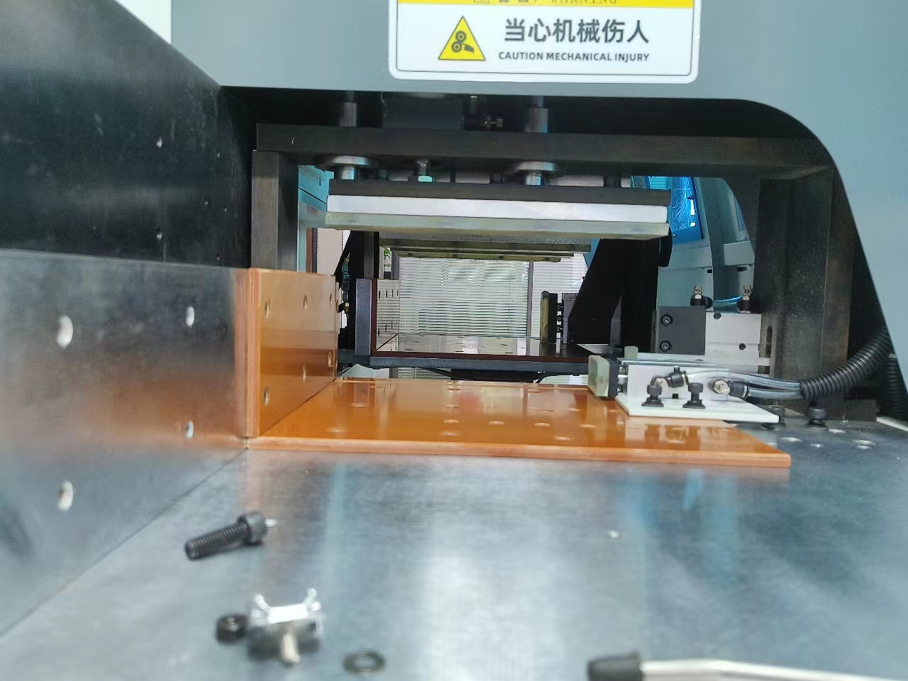 分離式全自動切鋁機 分離式全自動切鋁機