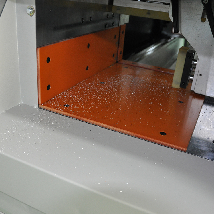 550無尾料分離式全自動切鋁機細節圖10 550無尾料分離式全自動切鋁機細節圖10