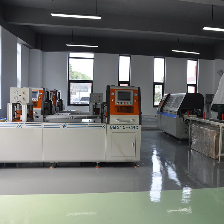 610無尾料分離式全自動切鋁機主圖2 610無尾料分離式全自動切鋁機主圖2