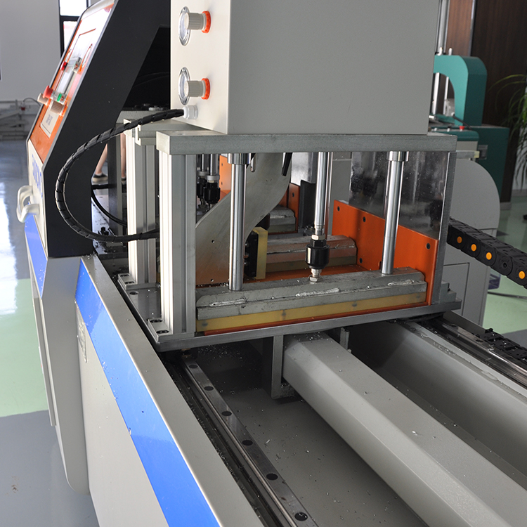 500全自動切鋁機細節圖10 500全自動切鋁機細節圖10