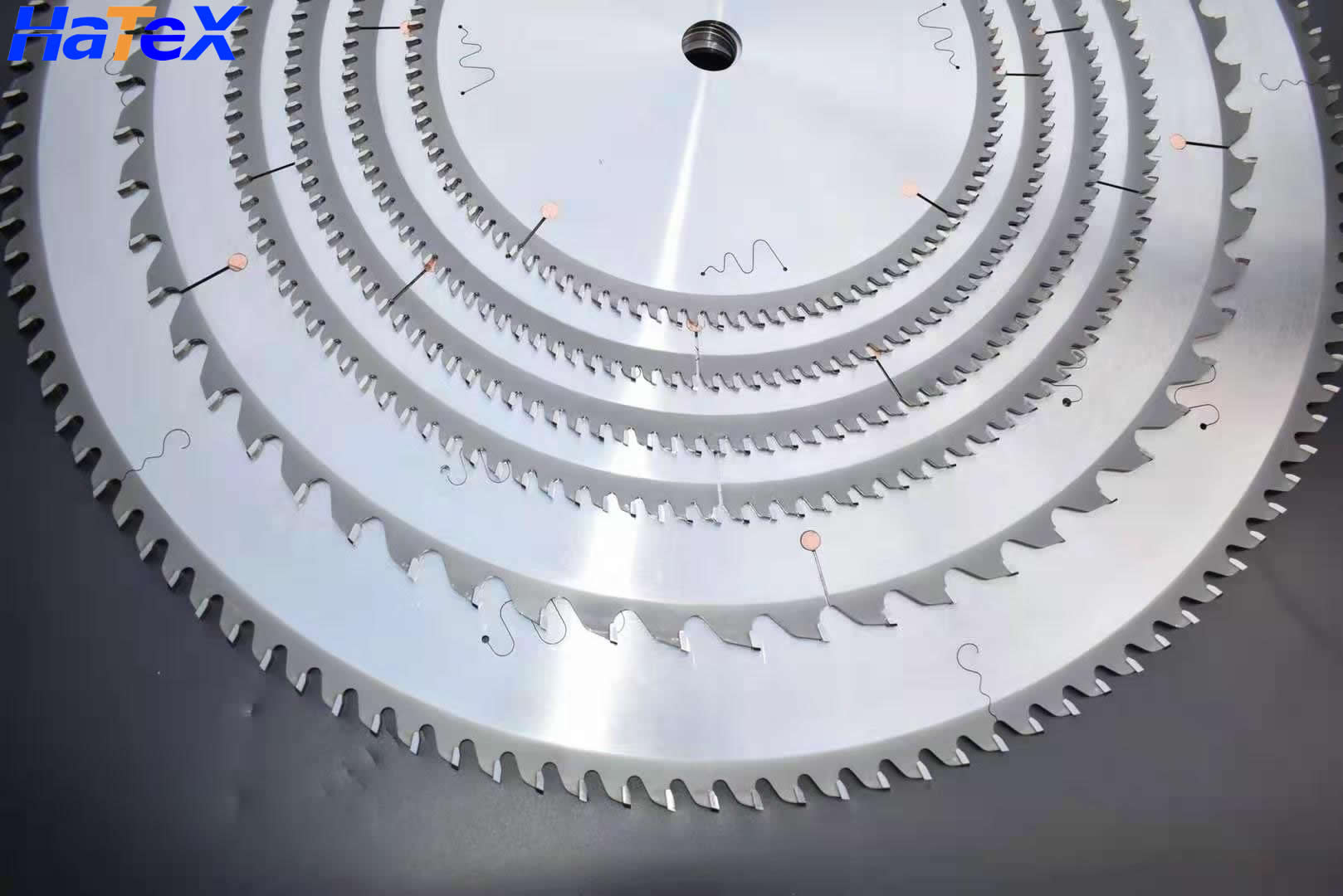 如何解決切鋁棒時(shí)粘鋸片問題