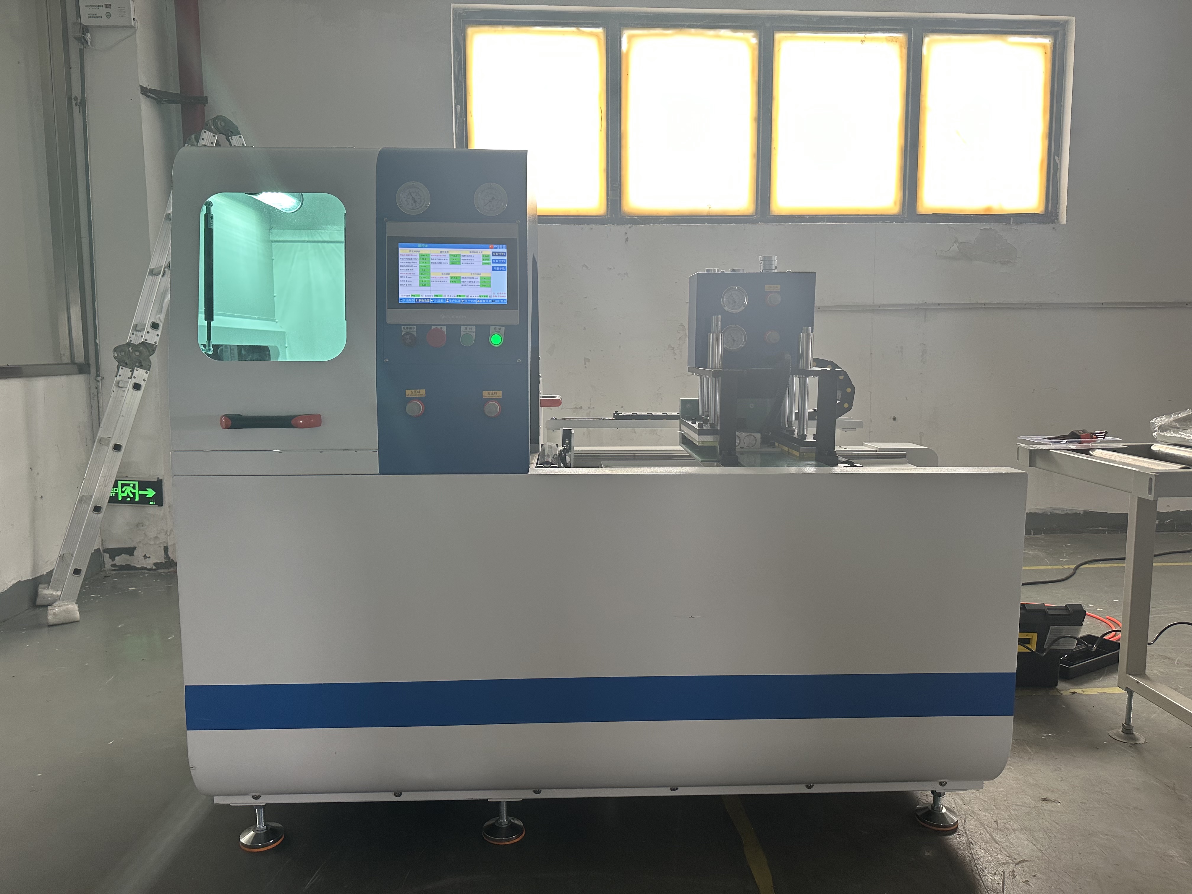 IMG_7378 405切鋁機