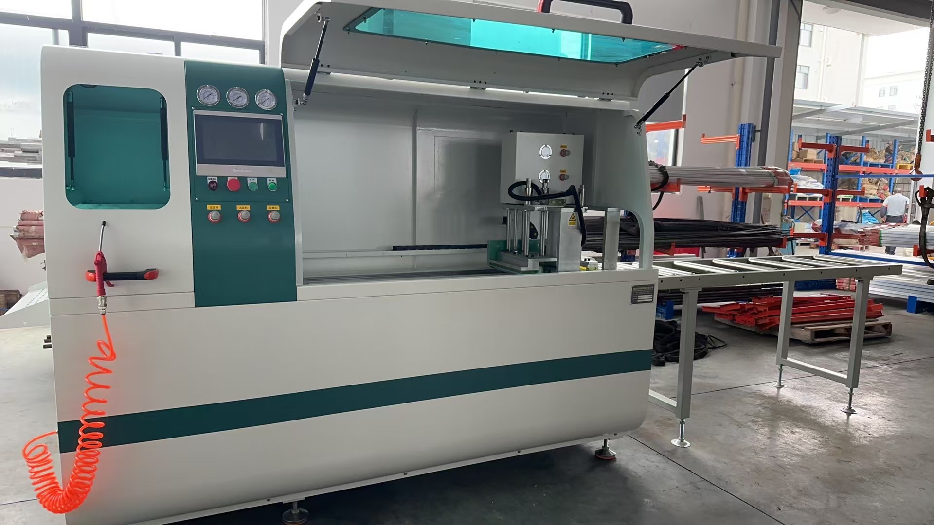 c8659f81d92062045f1c706fa89617a 全自動切鋁機